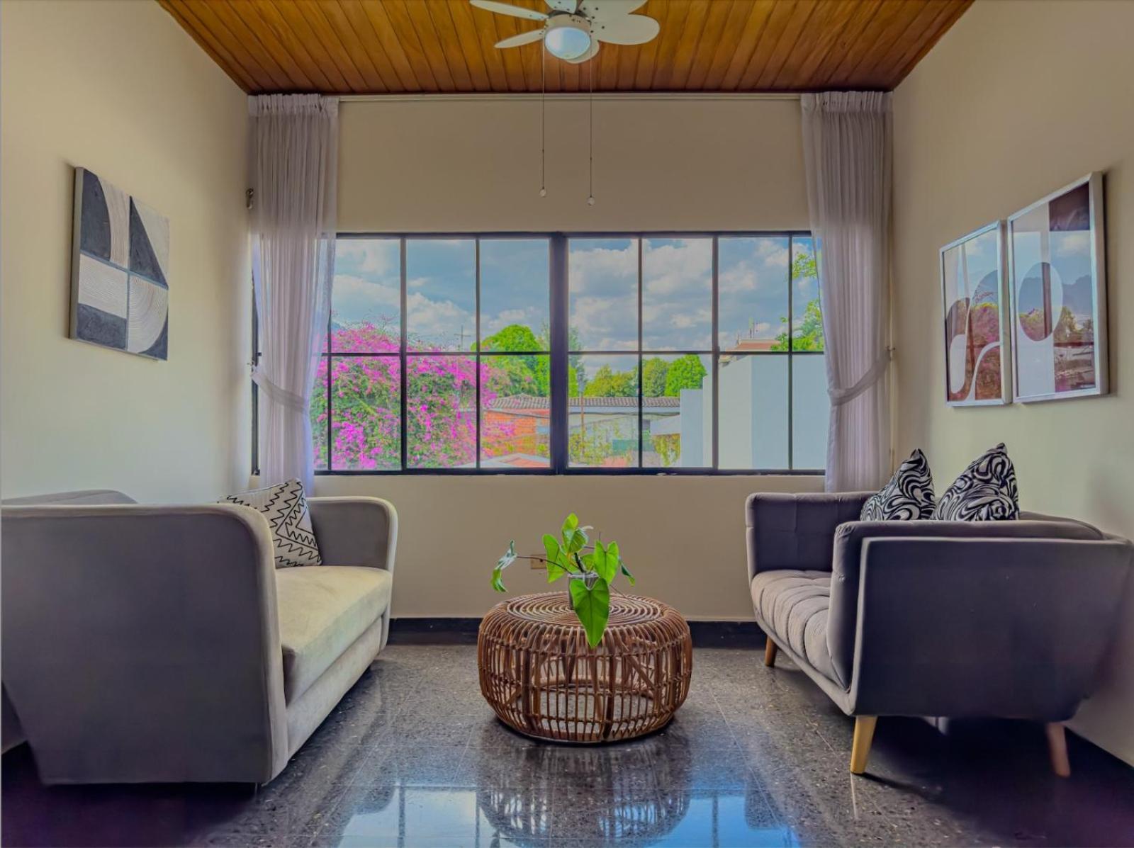 Cardedeu Suites سان سلفادور المظهر الخارجي الصورة